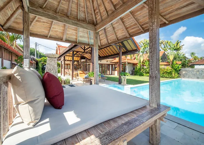 Tropical Asmara - 400sqm Garden Oasis With Large Pool And Scenic Views
