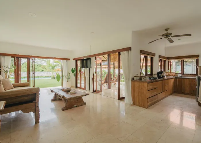 Tropical Asmara - 400sqm Garden Oasis With Large Pool And Scenic Views Villa