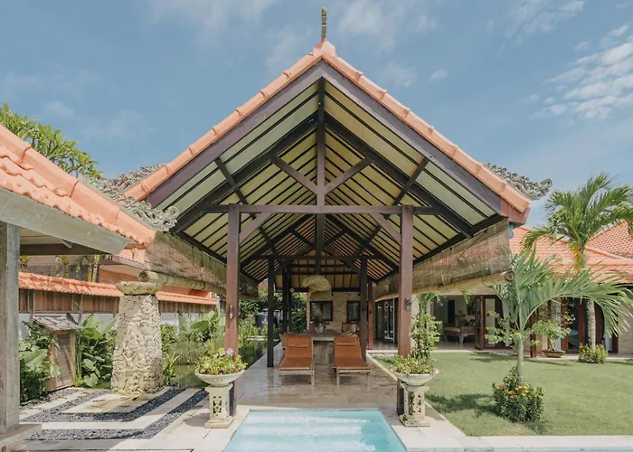 Tropical Asmara - 400sqm Garden Oasis With Large Pool And Scenic Views
