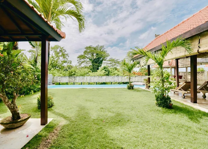 Tropical Asmara - 400sqm Garden Oasis With Large Pool And Scenic Views
